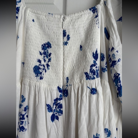 Sugarlips White Midi Dress with Blue Floral Print - Picture 4 of 6